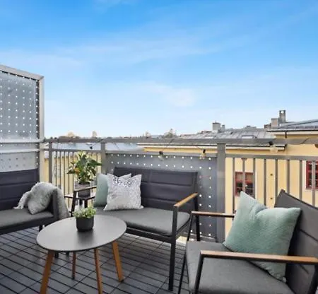 Modern 3 Bedroom - 4 Minute Walk From Metro - Floor Baclony View Leilighet *