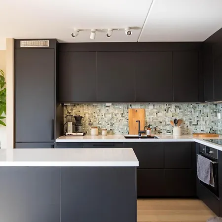 Leilighet Modern 3 Bedroom - 4 Minute Walk From Metro - Floor Baclony View