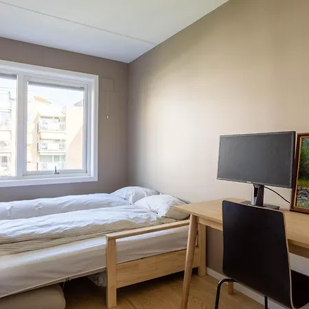 Leilighet Modern 3 Bedroom - 4 Minute Walk From Metro - Floor Baclony View *