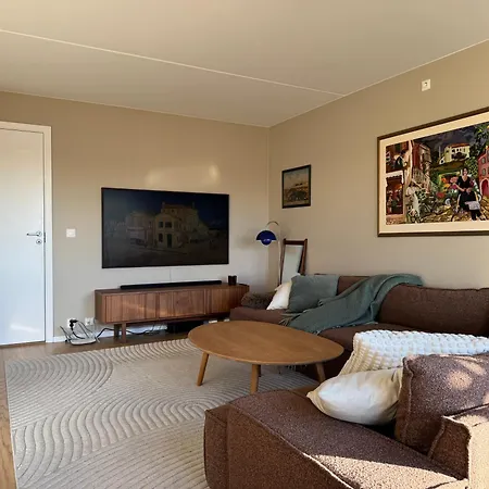 Modern 3 Bedroom - 4 Minute Walk From Metro - Floor Baclony View Lägenhet Oslo